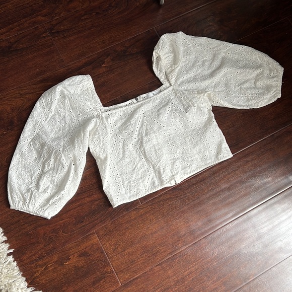 Socialite Square Neck Eyelet Crop Top - Picture 6 of 8